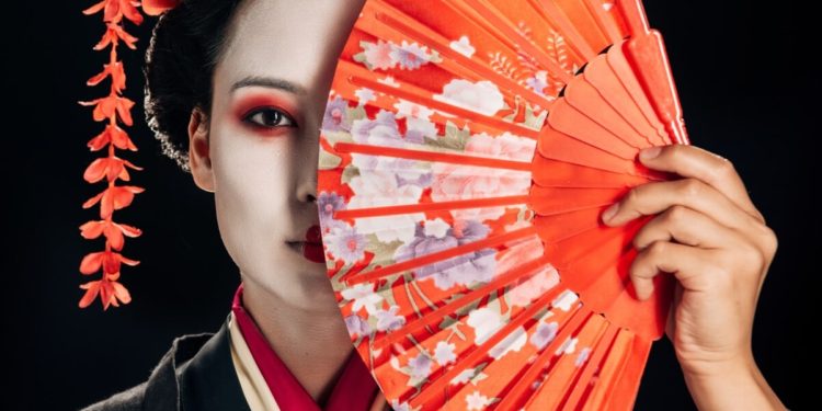 Japanese Lonely Hearts Warned to Beware Dating App Crypto Scammers