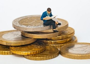 BlackRock trading Bitcoin how much BTC held by institutions?