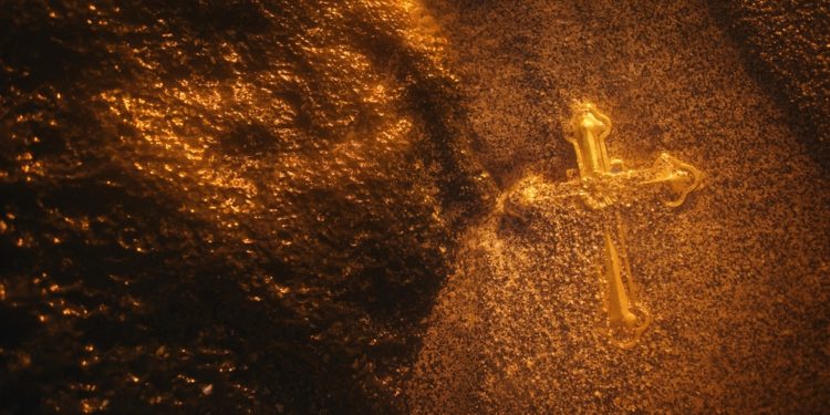 Chainlink Paints Golden Cross as BlockFi Announces LINK Support