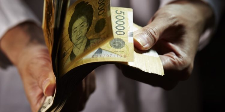 Inspired by Tesla, South Korean Crypto Moms Take the Bitcoin Plunge