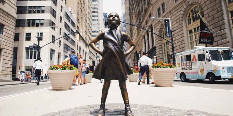 Bitcoin Rallies Strongly as a $30bn Dump Rattles US Stock Futures