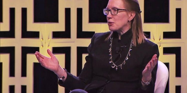 SEC’s ‘Crypto Mom’ Updates Token Safe Harbor Proposal on GitHub