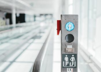 Chainlink Hits $30 as Grayscale Adds 115,570 LINK to Its Reserves