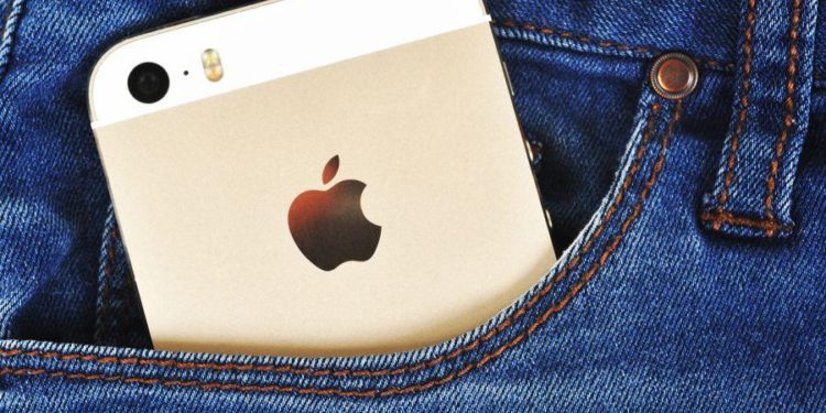 Carl Icahn Studies Crypto, Apple Has A Job For A Crypto Expert + More News