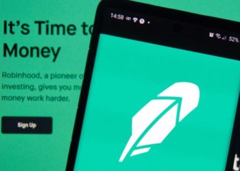 PayPal & Robinhood Follow Revolut, Plan Crypto Withdrawals
