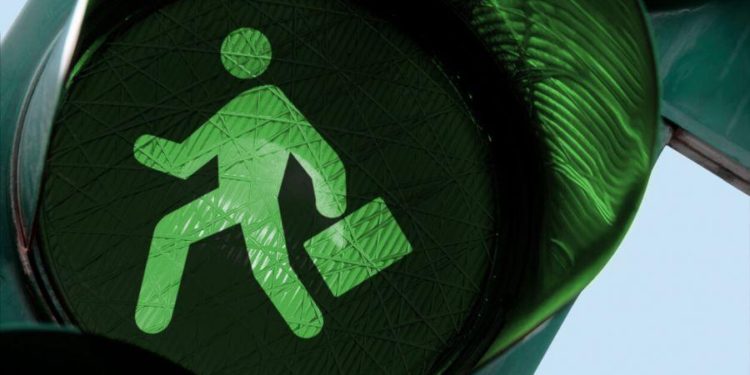 On Monday, Managers of USD 2trn Get Access to Crypto + More News