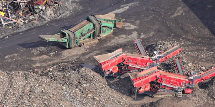 Man Looking for Lost BTC 7,500 in a Rubbish Dump Plans Hi-Tech Search