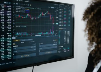 As Bitcoin Drops Below $30k, Stablecoins Surpass $100 Billion In Total Supply