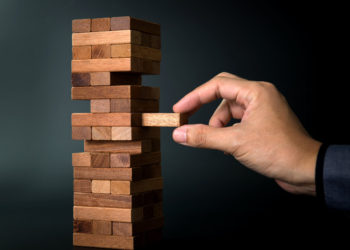 How Traditional Finance World Could Cause Traditional Global Financial Crisis