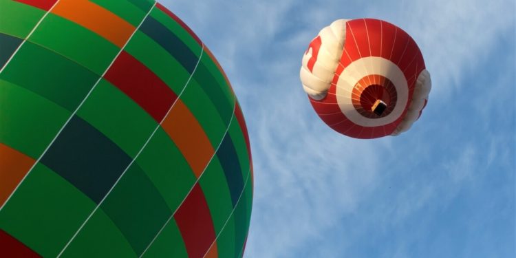 DYDX Soars as Protocol Sees Trading Volume Double That of Coinbase