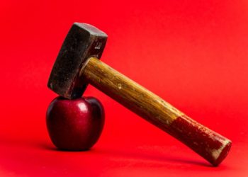 Apple Faces $5 Million Class Action Lawsuit Over Fake Wallet That Led To Crypto Theft