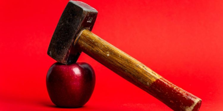 Apple Faces $5 Million Class Action Lawsuit Over Fake Wallet That Led To Crypto Theft