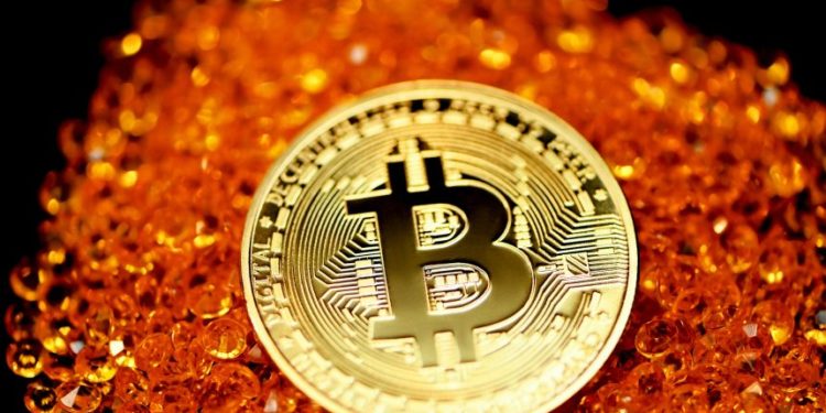 Bitcoin On-Chain Data Shows Decrease In BTC Outflows, Crash Incoming?