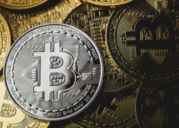 Bitcoin on Exchanges Slip as Long-Term Holders Stay Put