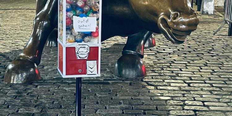 Nelson Saiers Calls Cheap On The FED With New Sculpture, Why It Matters For Bitcoin