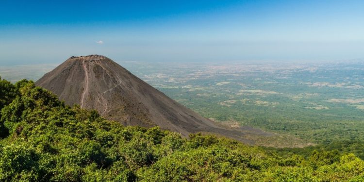El Salvador’s Bitcoin City, BTC Bonds Plans Met With Mixed Reaction