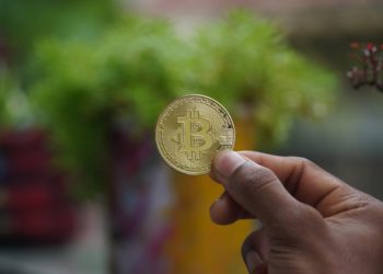 Bitcoin Supply Looks Illiquid As Long-Term Holders Keep From Selling