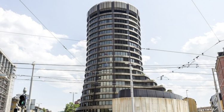 BIS Sees ‘Important Role’ for DeFi, Pushes for Increased Regulation