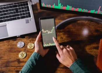 Christmas Rally for Bitcoin, Ethereum as Prices Break Key Levels, Funding Rates Turn Positive