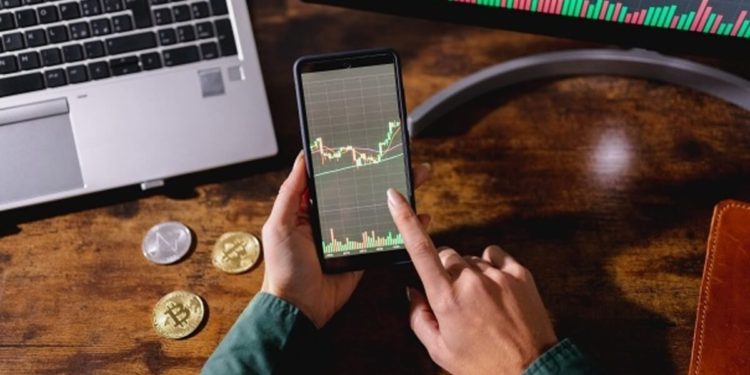 Christmas Rally for Bitcoin, Ethereum as Prices Break Key Levels, Funding Rates Turn Positive