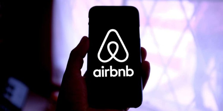 Based On A Twitter Poll, Airbnb Users May Get Crypto Payment This Year