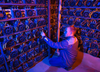 Analysts See Slower Bitcoin Hashrate Growth in 2022 Amid Market Correction