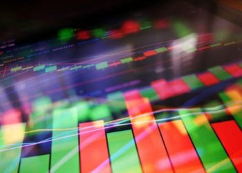 Crypto Market Sentiment Falls Again, Bitcoin & Chainlink Take Top Spots