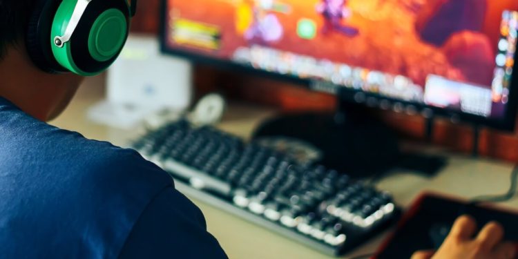 Play-to-Earn, Gamification, Interoperability and Major Publishers