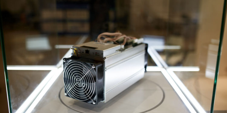 Is Solo Bitcoin Mining Making a Comeback?