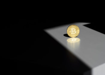 Despite Recovery, Bitcoin and Cryptos Have More Room to Fall, Say Analysts, Pointing at a Buy Signal