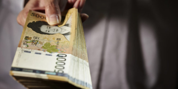 Crypto Exchanges Reward Staff with Bumper Bonuses after Successful 2021