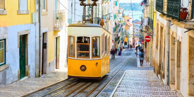 ‘Beautiful Bitcoin Heaven’ Portugal’s 0% Crypto Tax Lures In Bitcoin Family