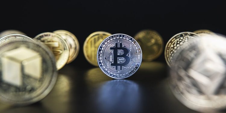 Data Says Bitcoin Holds Up To Macro Turmoil Better Than Altcoins