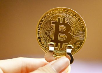 Bitcoin Supply On Exchanges Hits New Multi-Year Low Of 13.27%