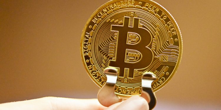 Bitcoin Supply On Exchanges Hits New Multi-Year Low Of 13.27%