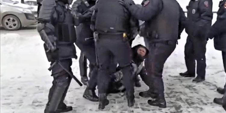 Devs Publish Bitcoin, Ethereum Donation Guidelines for Russians Who Support Ukraine