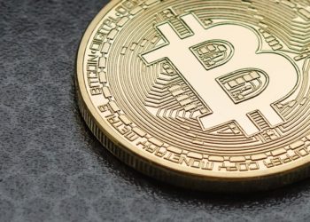 Analysts Predicts Bitcoin Will Plunge Shortly But Suggest Buy Bitcoin
