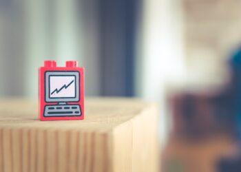 Bitcoin Price Crashes To $19,000, Stays Strong Against Equities