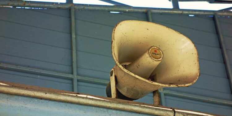 Cardano Founder And ETH Dev Get Into A Tussle of Word On Twitter