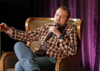 Dogecoin Should Be Cardano Sidechain, Says Charles Hoskinson