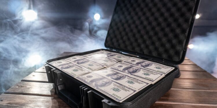 French Police Catch ‘Crypto Scammers’ Who Lured Victims with ‘Suitcases’ of ‘Cash’