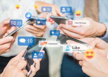 Decred Launches Social Media & Messaging Platform, Opera Announces a Suite of Security Features, T-Systems MMS Participates in Chainlink Staking