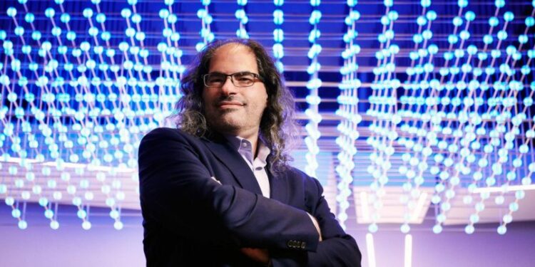 Ripple CTO Advises Selling FLR Tokens, Raises Allegations