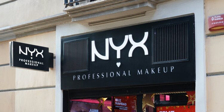 National Australia Bank to Create a Stablecoin, Customers Sue Compass Mining, NYX Professional Makeup Announces a DAO