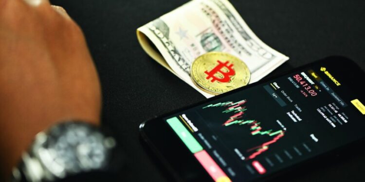 Billion-Dollar Hedge Fund Bets Vs. Bitcoin And Grayscale