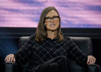 Cathie Wood of ARK Invest Stands By $500,000 Bitcoin Price Prediction – Here’s Why