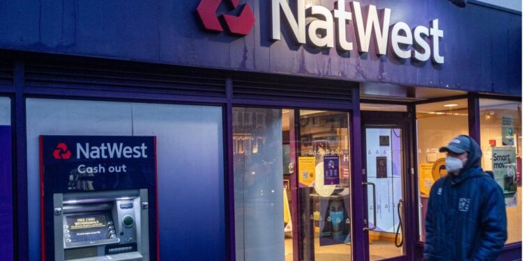 NatWest Bank Imposes Monthly Crypto Exchange Payment Limit of $6K, Citing Fraud Concerns – Here’s the Latest