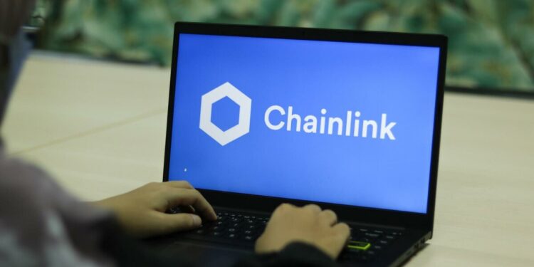 Chainlink Labs Partners with PwC Germany, Bitget Acquires BitKeep, Bitzlato Allows Users to Withdraw up to 50% of Assets, BANXA Joins Hands with BitMart