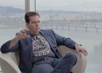 Craig Wright Hints at Possible Legal Battle Against Apple Over Bitcoin White Paper – What’s Going On?
