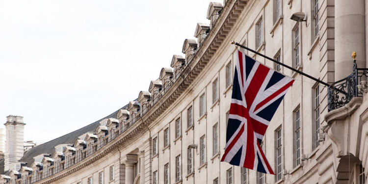 Crypto Companies Make Complaints to UK Government Amid Banking Woes – What’s Going On?